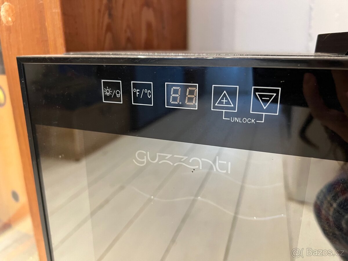 Vinotéka Guzzanti GZ-12 - 3