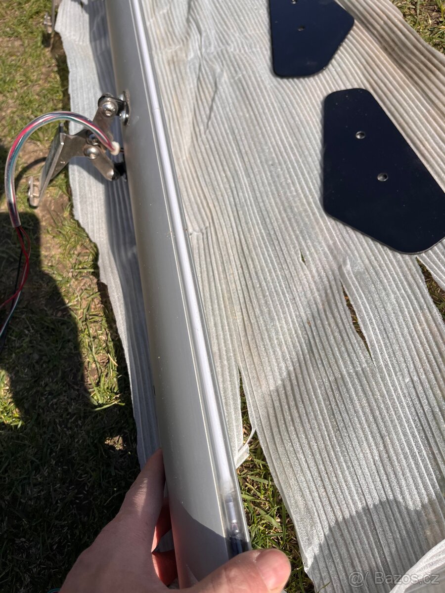 Zadní křídlo / spoiler se světlem - 3