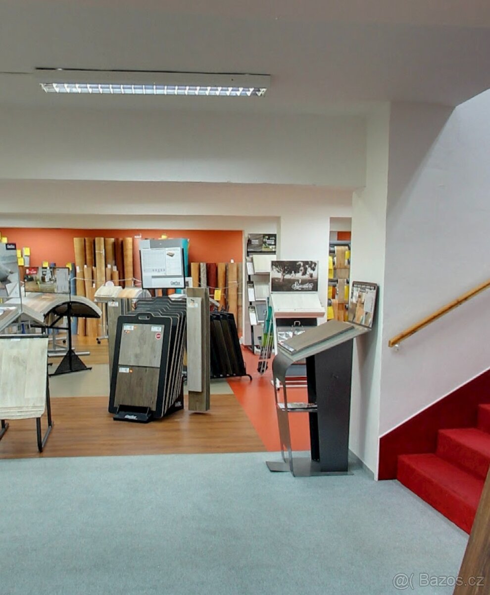 Pronájem prostor o výměře až 654m2 na náměstí v Jeseníku. - 3