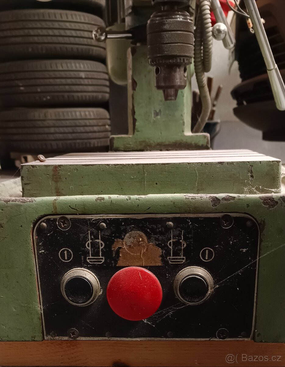 Stolní vrtačka Komunaras 2M112 - 3