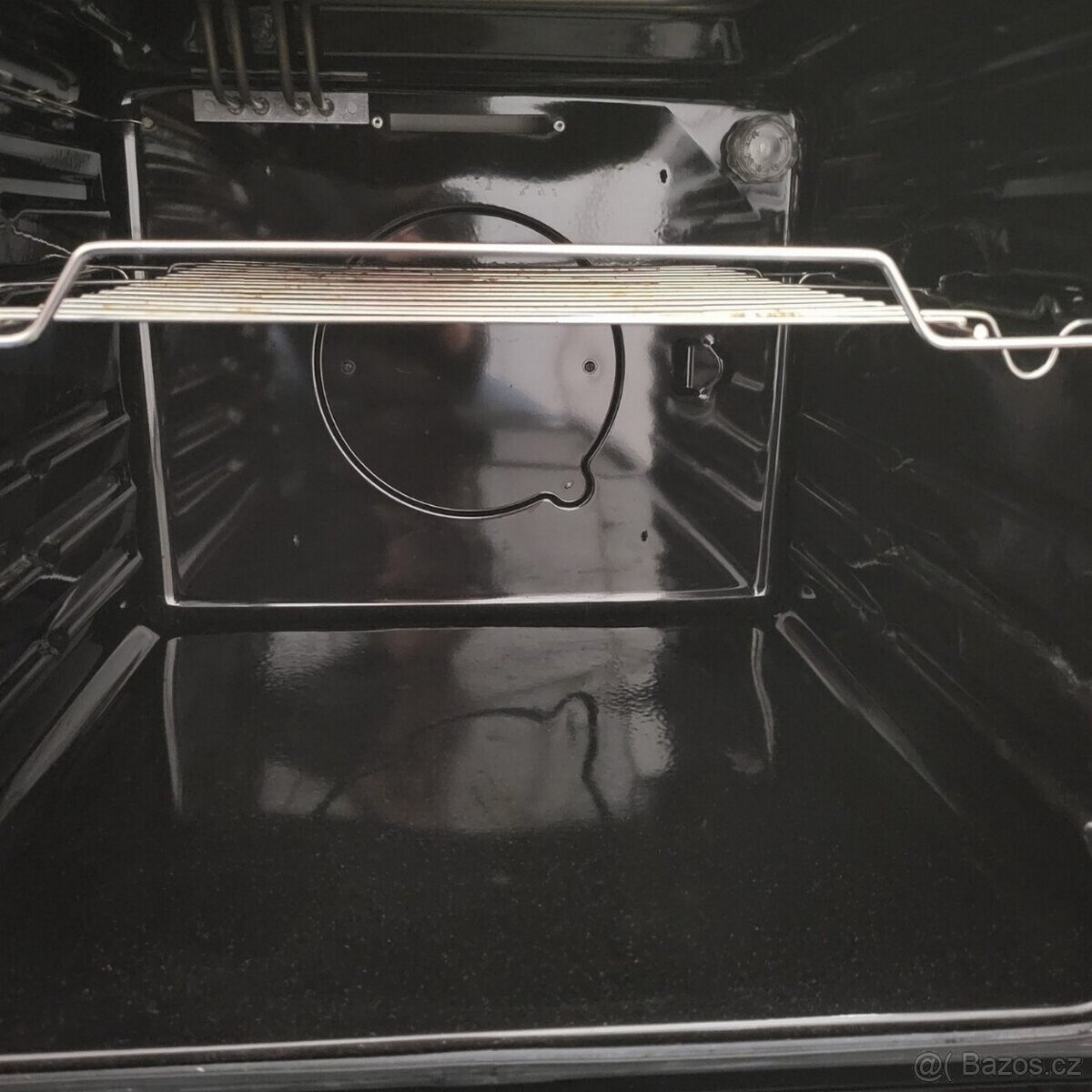 ČERVENÝ A tř. sporák Amica sklokeramický, PĚKNÝ - 3