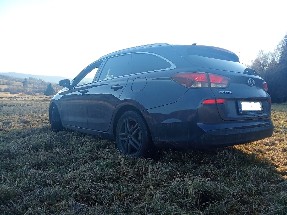 Hyundai i30 kombi 1.6.CRDI - 3