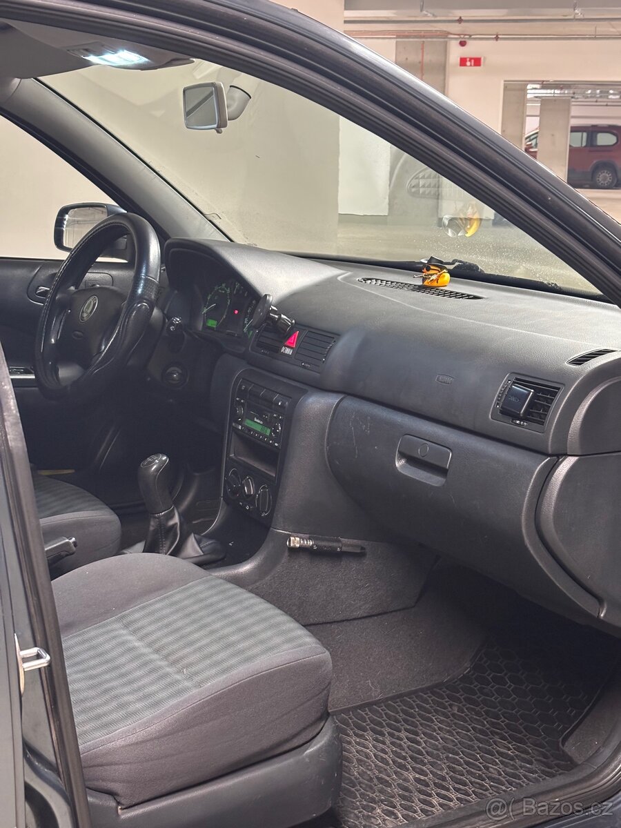 Škoda Octavia Tour 1.6 MPI - 3