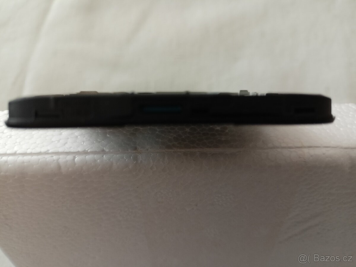 Realme 6 kryt předního rámu LCD - 3