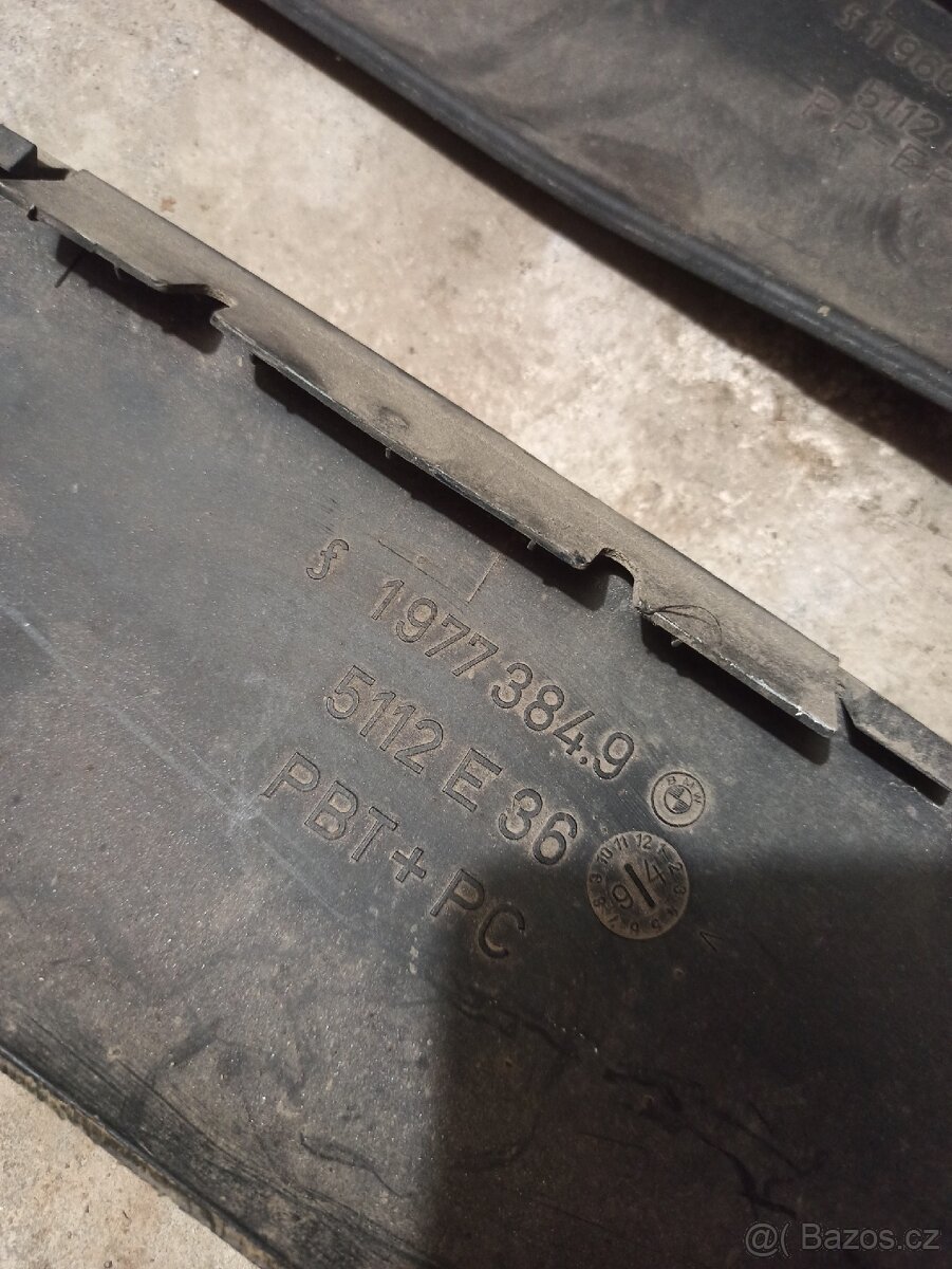 BMW E36 zadní lišta nárazníku - 3