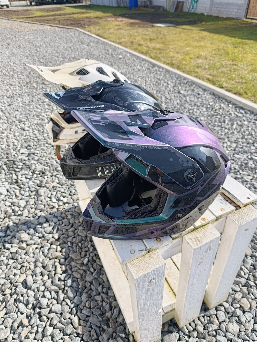 Motokrosove přilby - 3