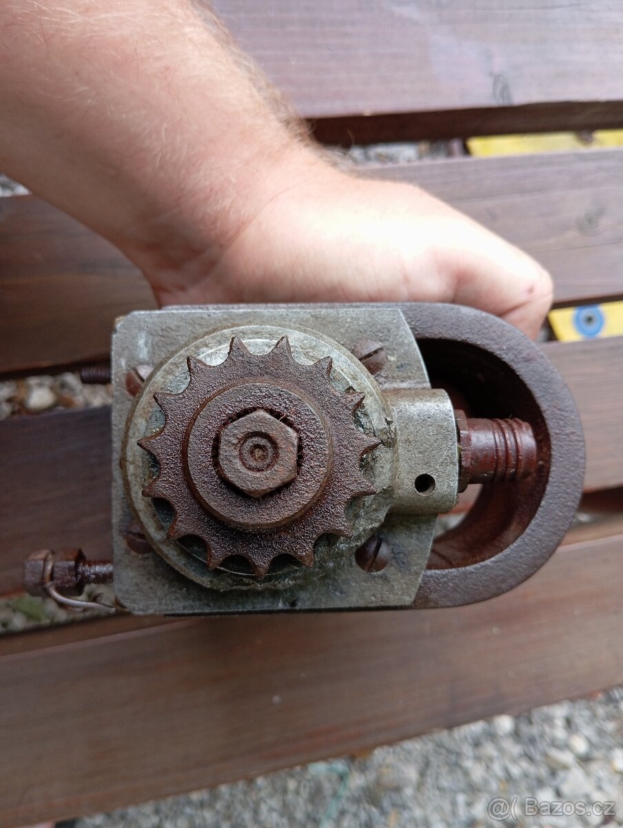 Prodám magneto na starý stabilní motor - 3