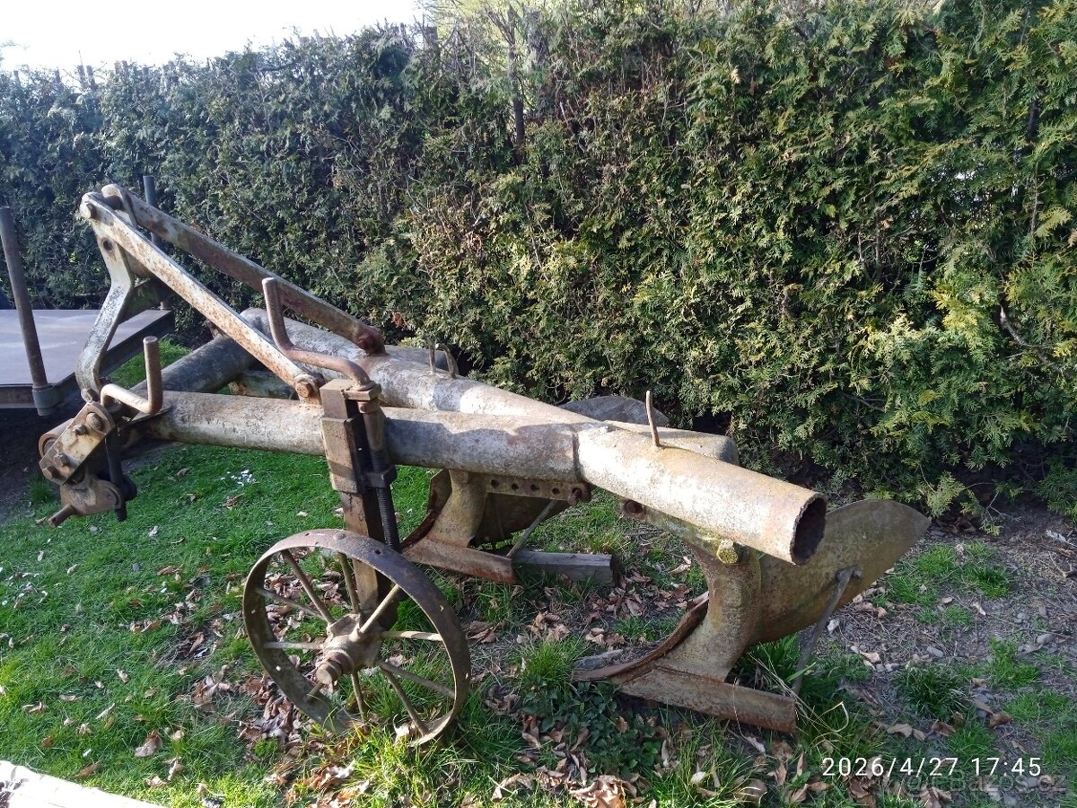 dvouradličný pluh - 3