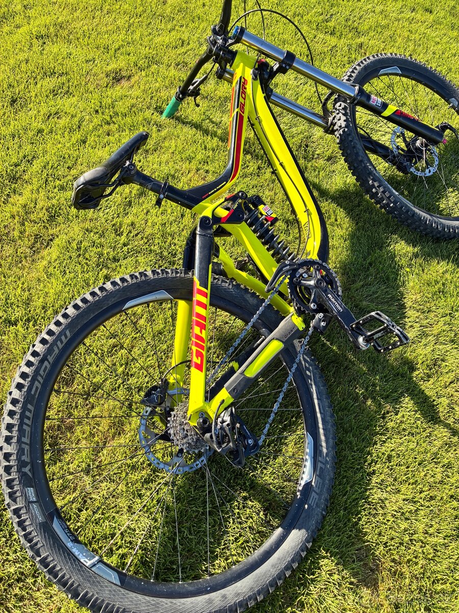 DH Giant Glory vel M 27,5“ - 3
