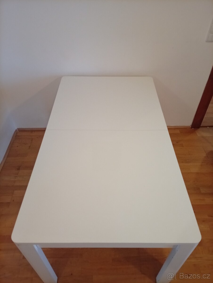 Bílý jídelní stůl rozkládací - 3