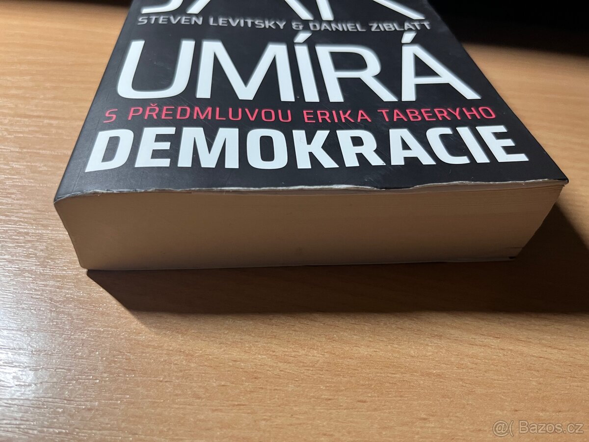 Kniha Jak umírá demokracie - 3