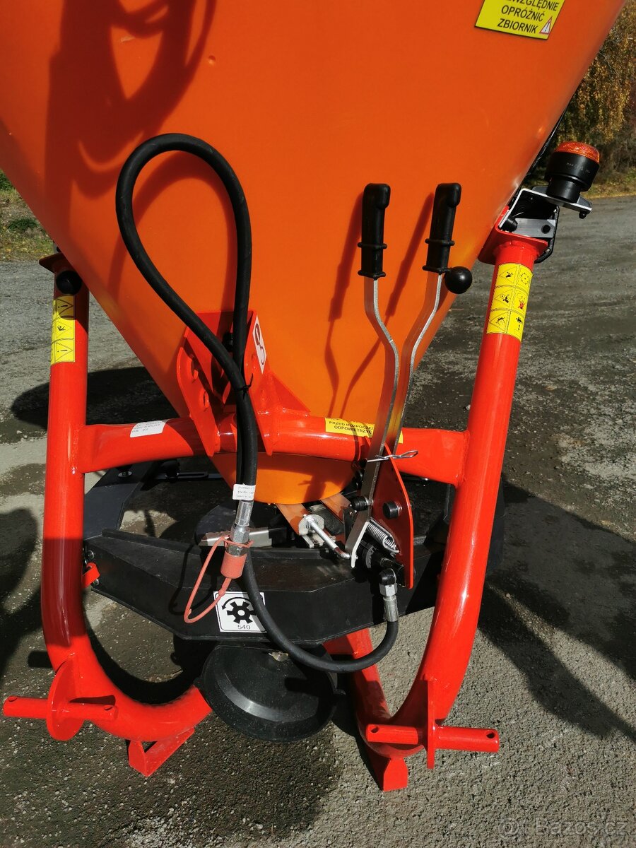 ROZMETADLO SOLI ZA TRAKTOR 350L - 3