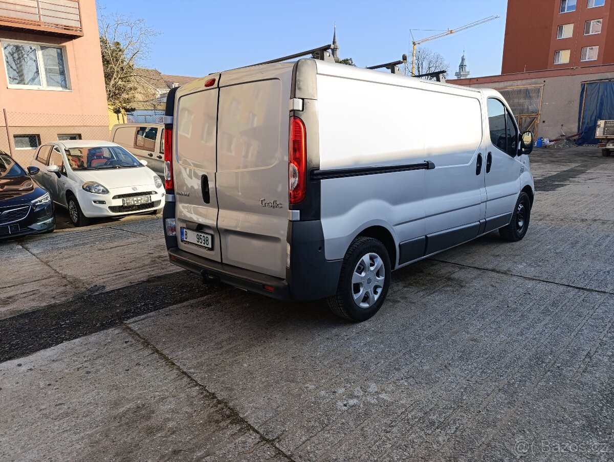 Renault Trafic Long 2.0dci - 3