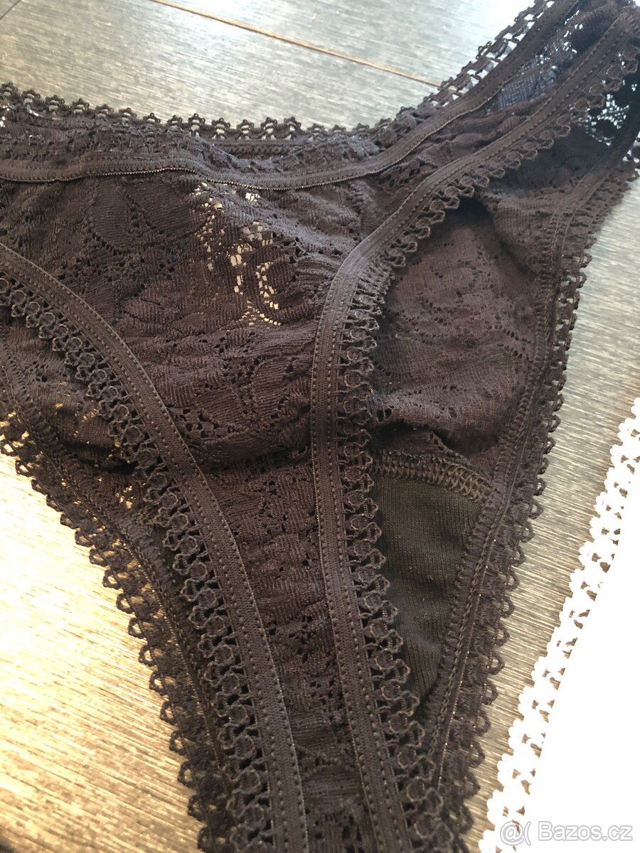 Dámské kalhotky ( 1x bílé + 2x černé ) - 3