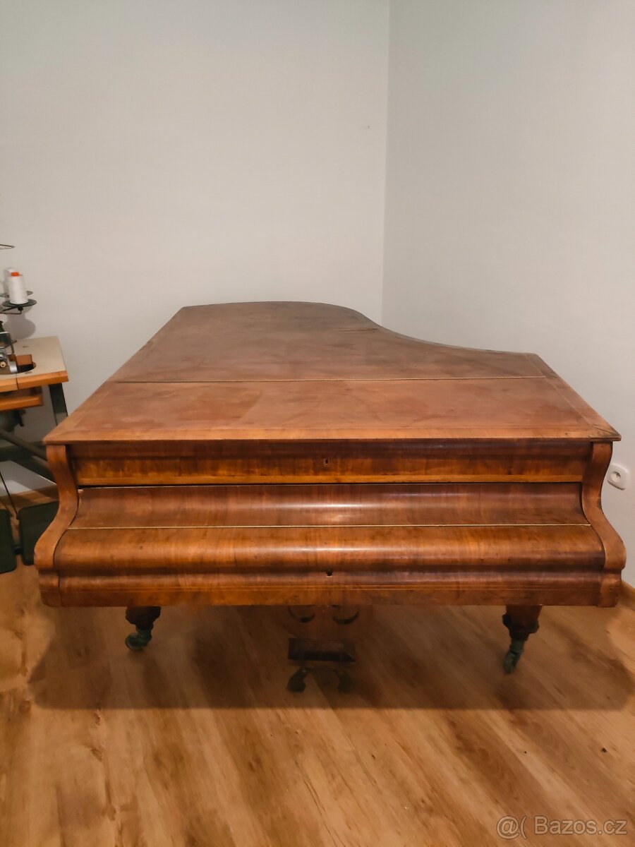 Prodáme křídlo - 3