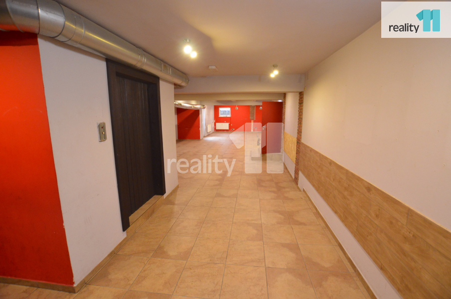 Pronájem komerčních prostor 297m2, Husova, Humpolec - 3