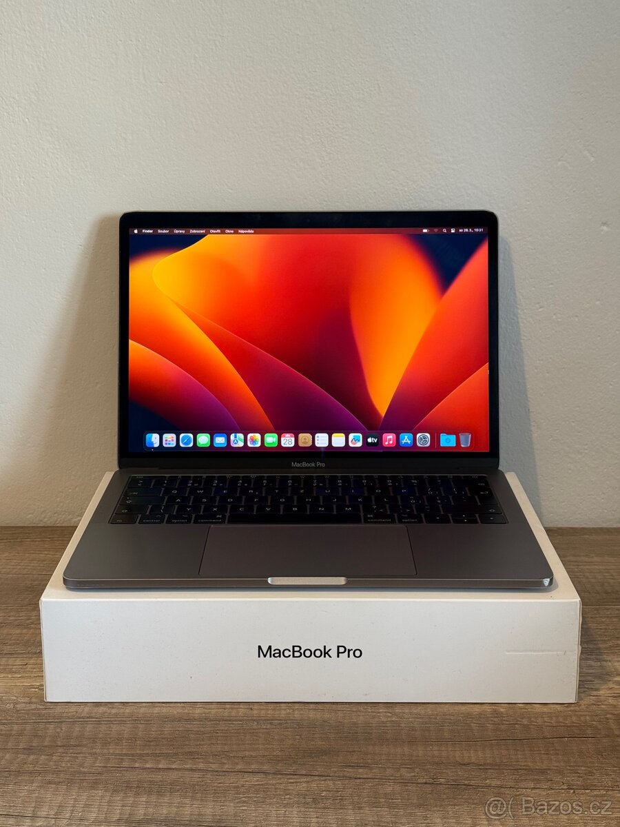 Apple MacBook Pro 2017 kompletní balení - 3