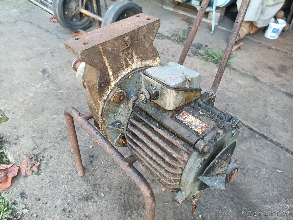 Motor 380V s převodovkou - 3