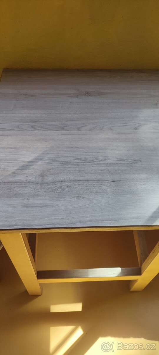 Stůl se židlemi - 3