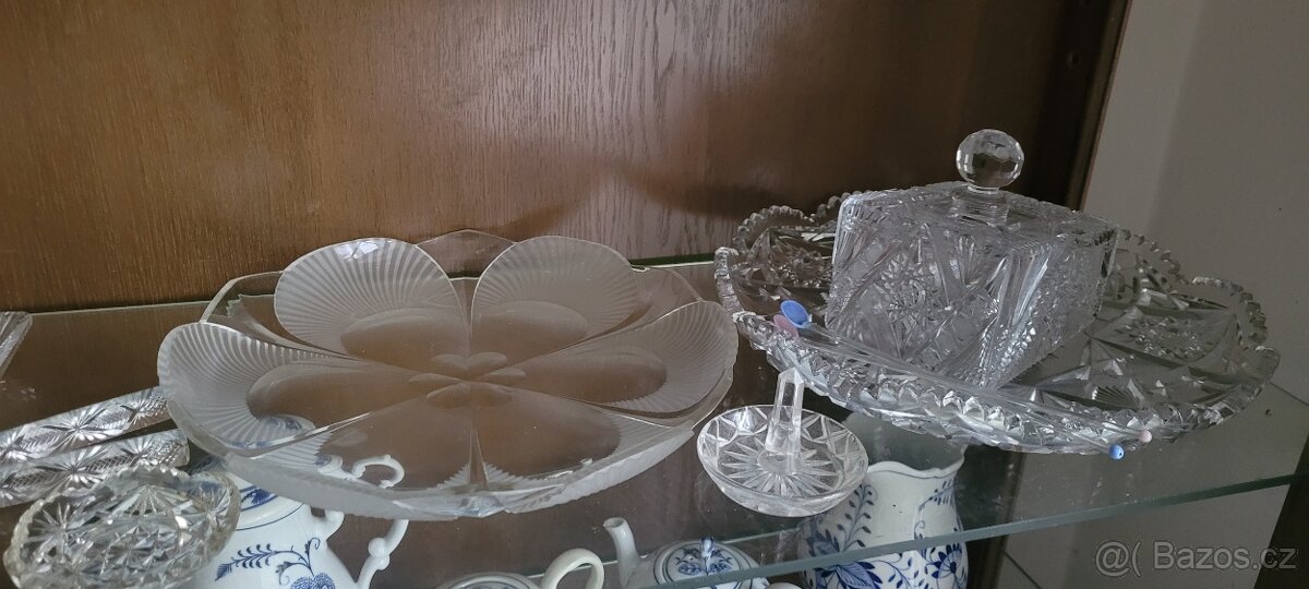 Sada starožitného nádobí z broušeného skla - 3
