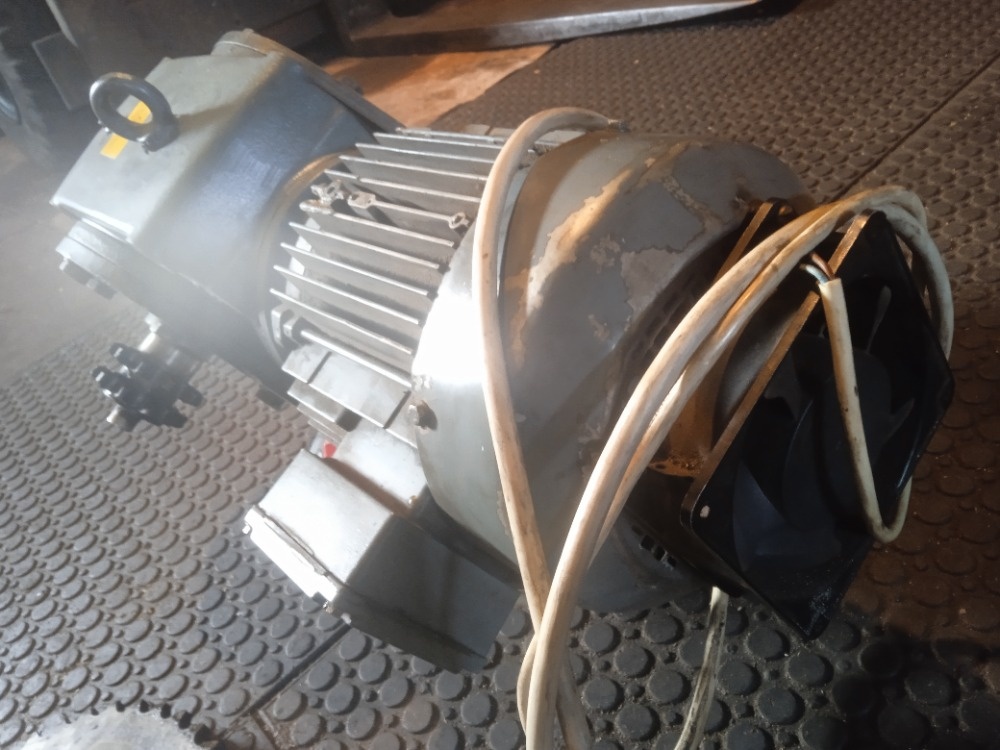 SEW elektromotor s prevodovkou do pomala - 3