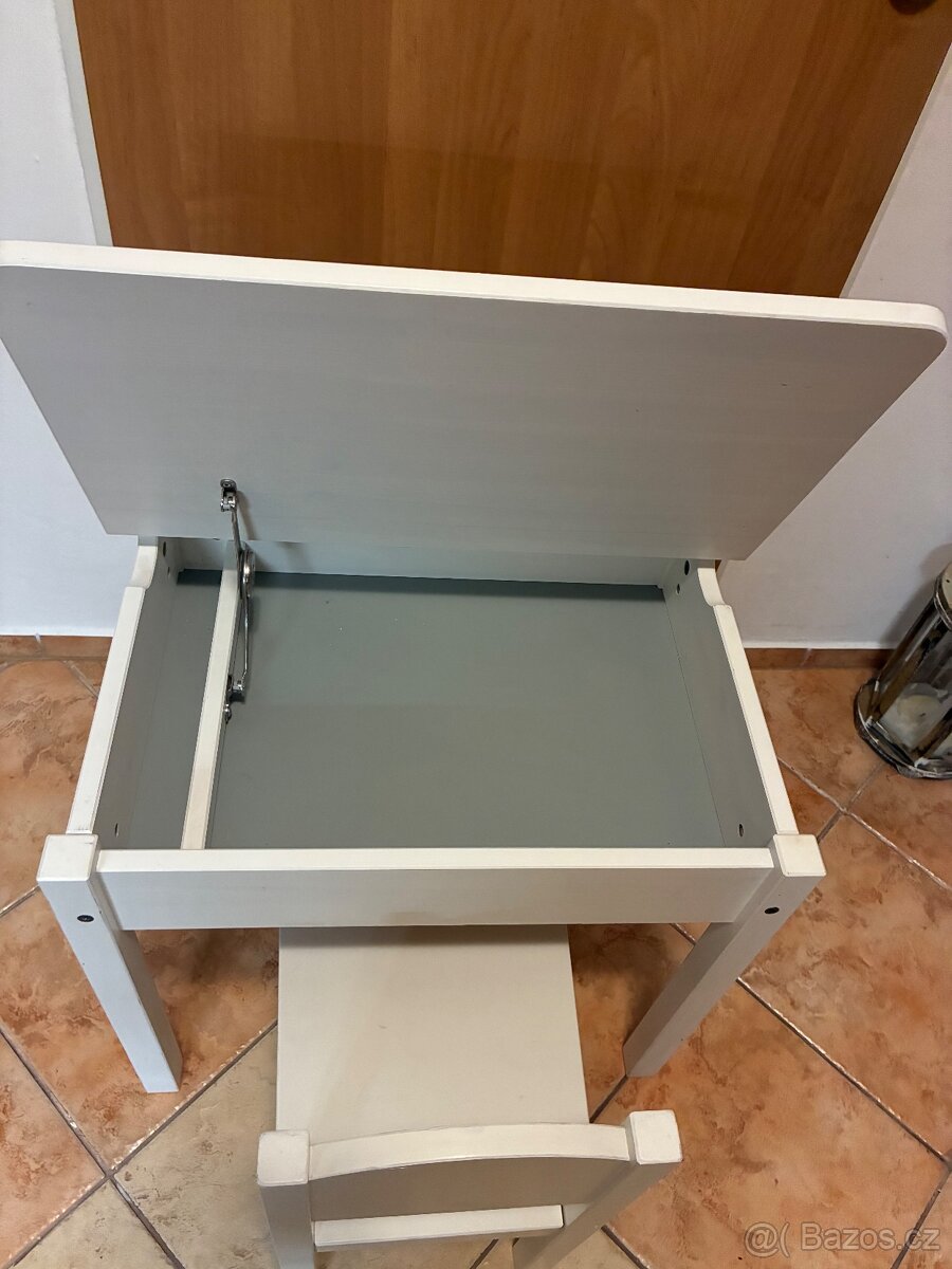 Dětský stolek a židlička - 3