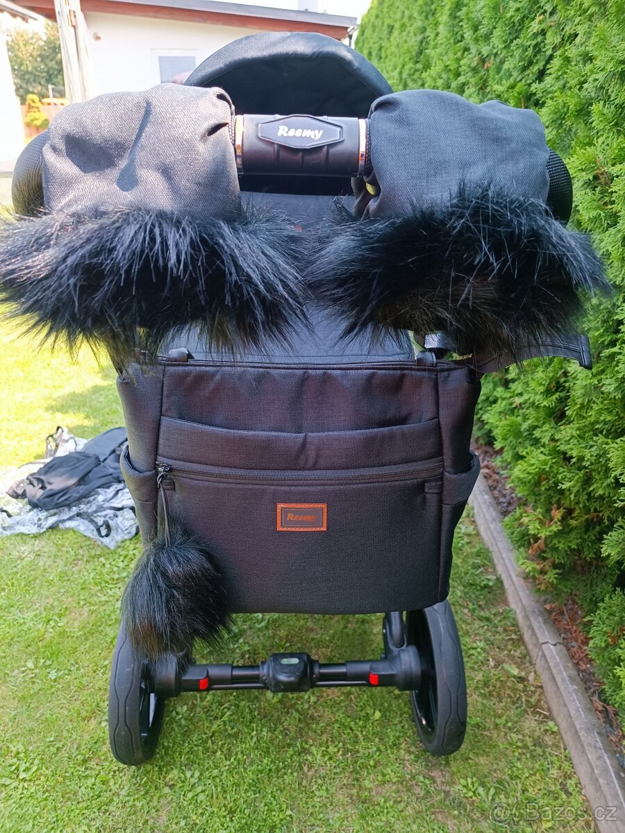 Kočárek Reemy Bet černý - 3