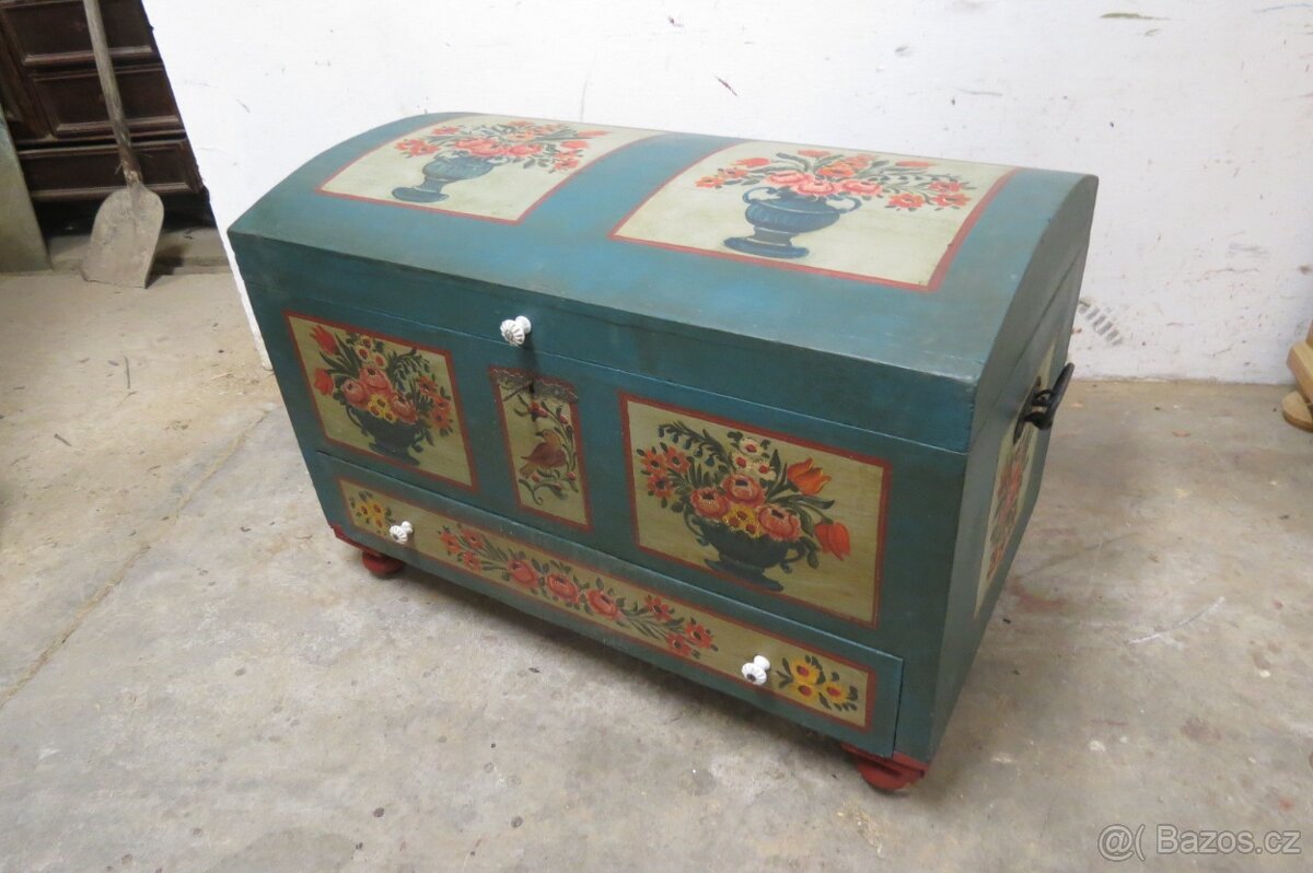 Malovaná truhlička po starší renovaci - 3