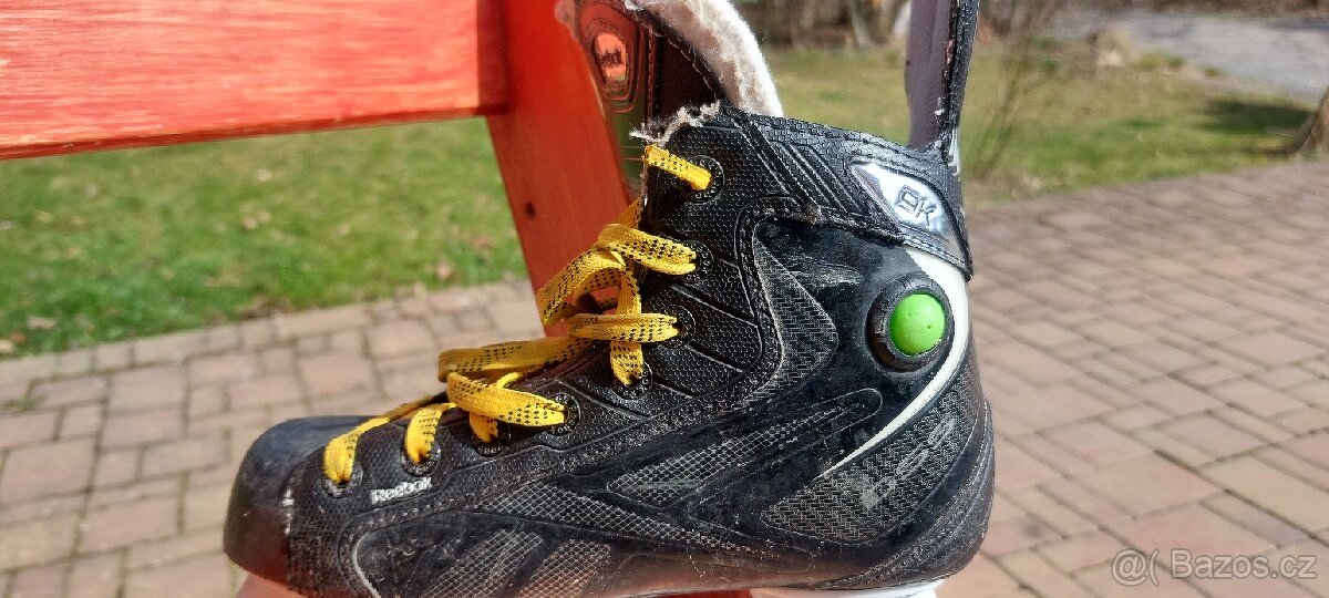 Dětské profi juniorske Brusle Reebok Pump 9k, vel. 35 - 3