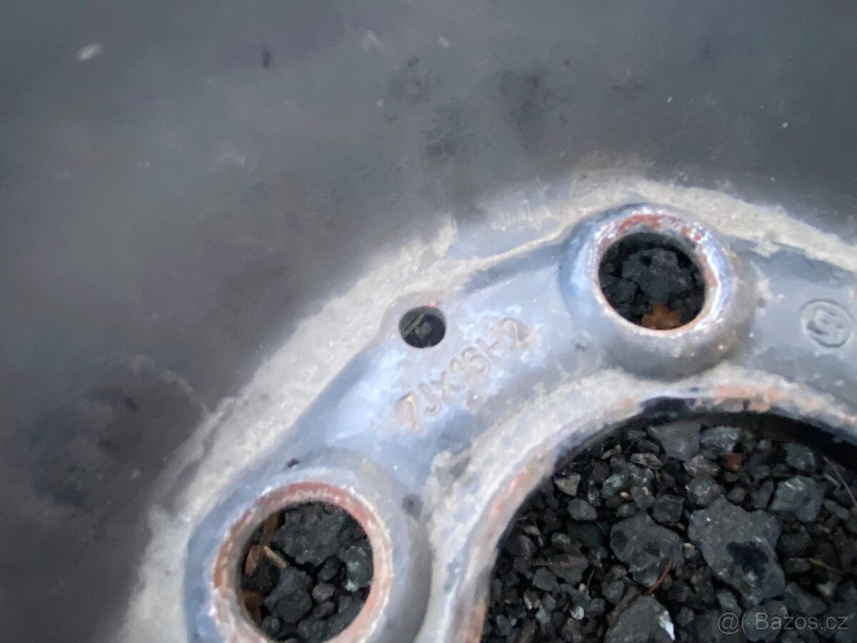 96. sada zimní kola 205/60/16 5x112 Mercedes E - 3