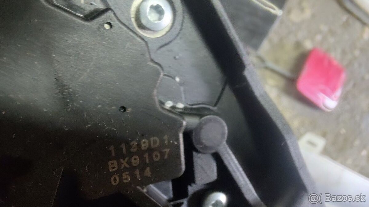 Peugeot 308 II T9 - sterac motorek brzdove svetlo - 3