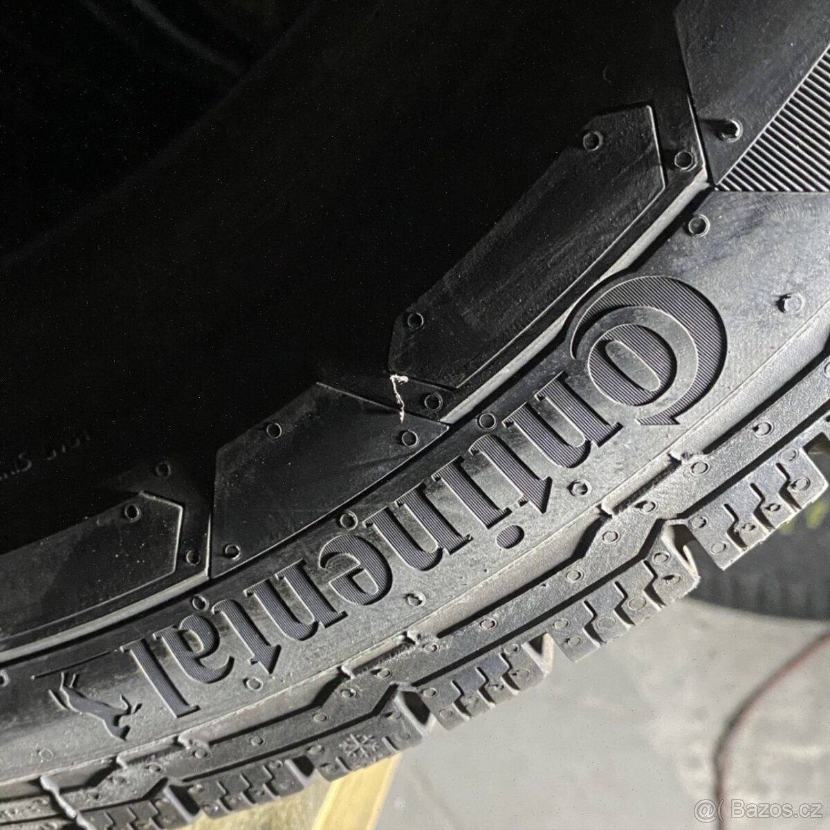 Zimní pneu 215/60 R17C 109/107T Continental 5mm - 3