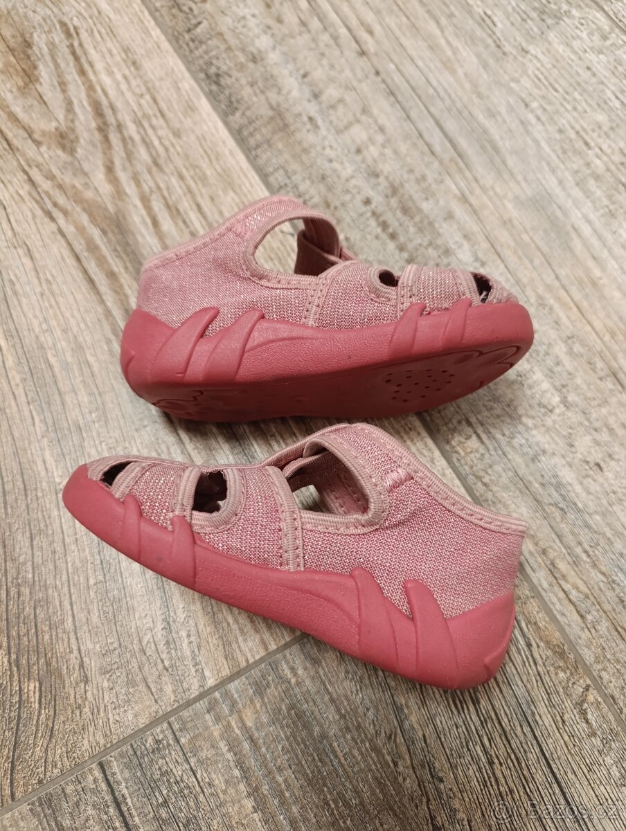 BAŤA přezůvky/bačkůrky, vel. 22 - 3