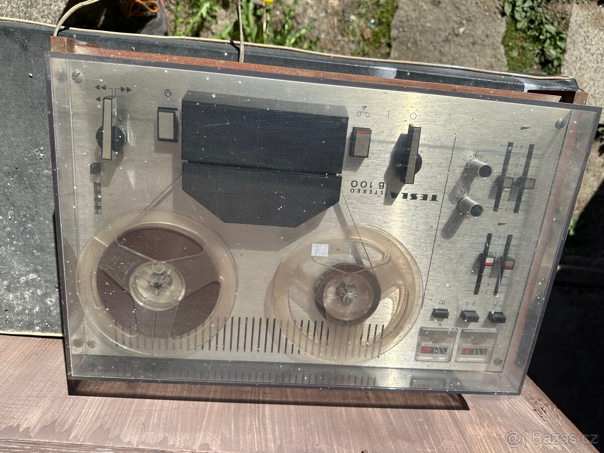 Retro magnetofon - 3