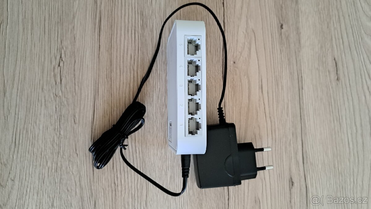 Switch TP-Link SF1005D - 3