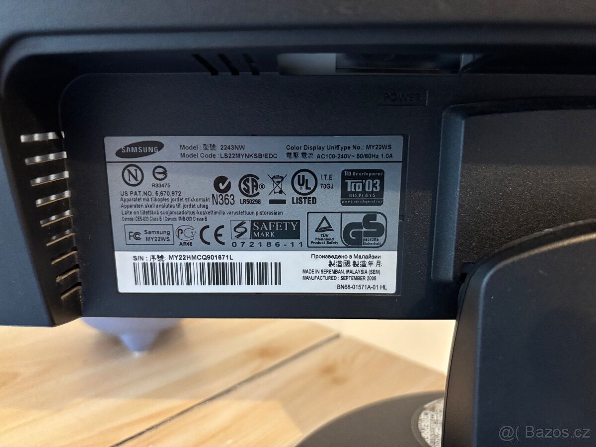 LCD monitor Samsung SyncMaster 2243NW - 3