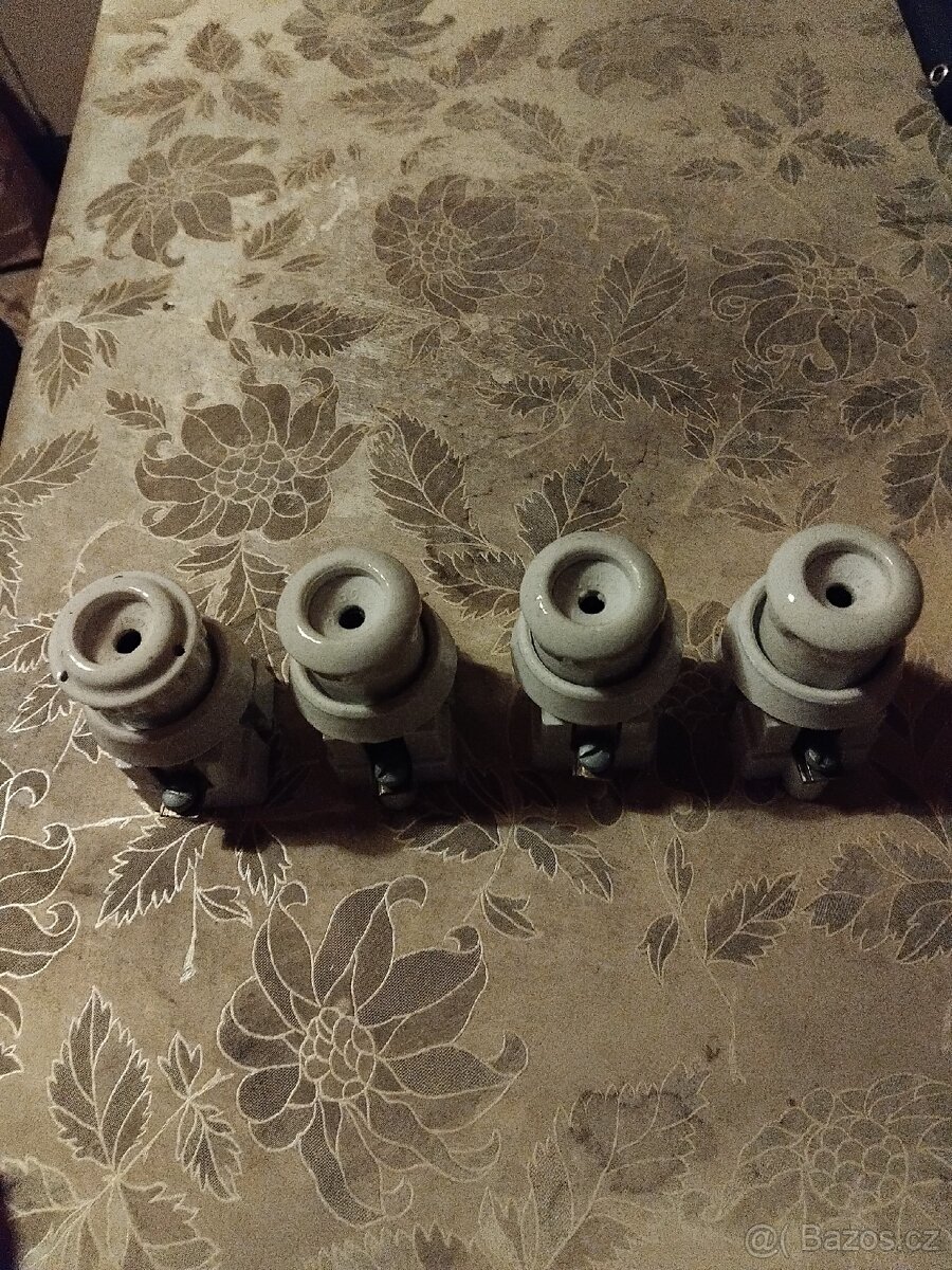 PORCELÁNOVÉ SPODKY - 3