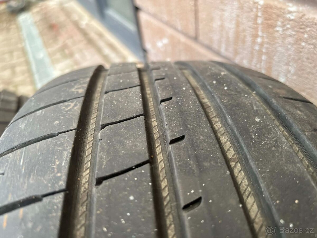prodám pneu 18 215/45/18 - 3