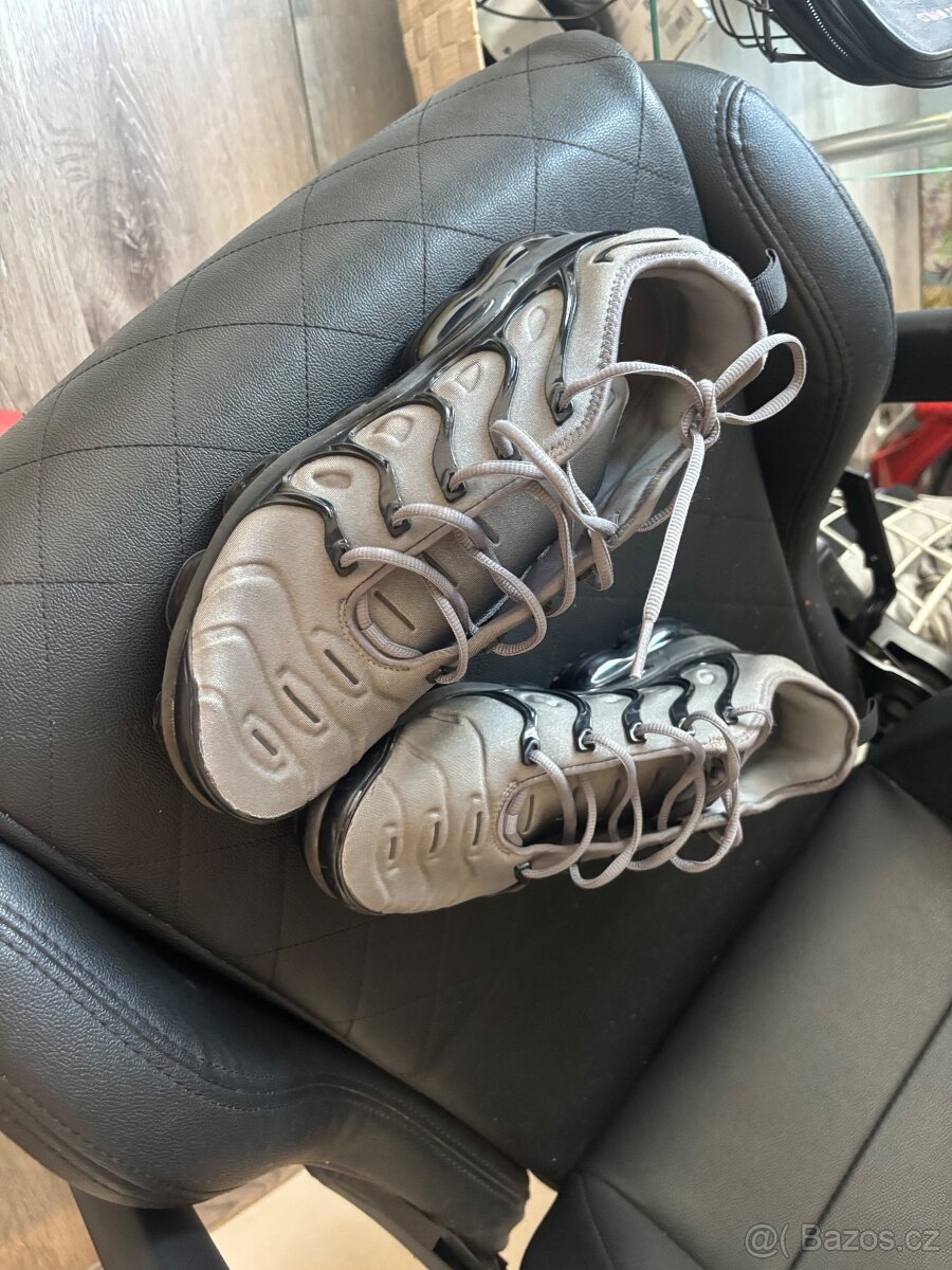NIKE AIR VAPORMAX PLUS Eu44 - 3