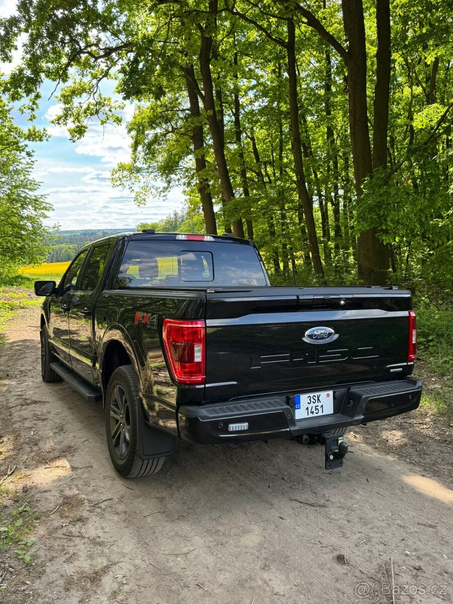 Prodám Ford F-150. 2023 Najeto jen 21700km