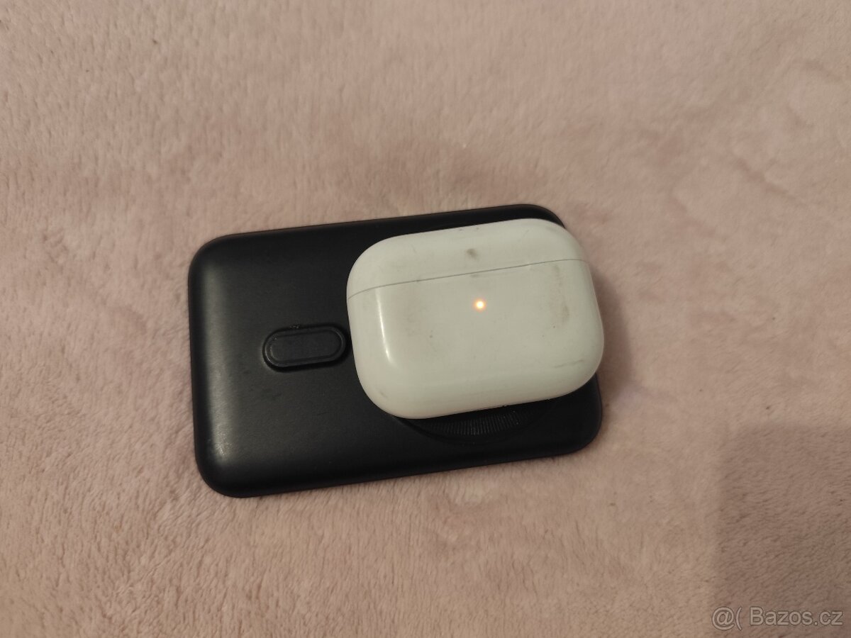 Nabíjecí pouzdro MagSafe pro AirPody Pro 1 - 3