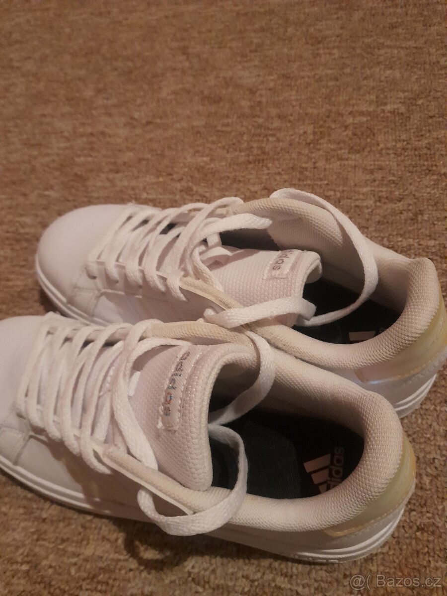 Dívčí tenisky Adidas Grand Court 2.0 K vel. 35 - 3