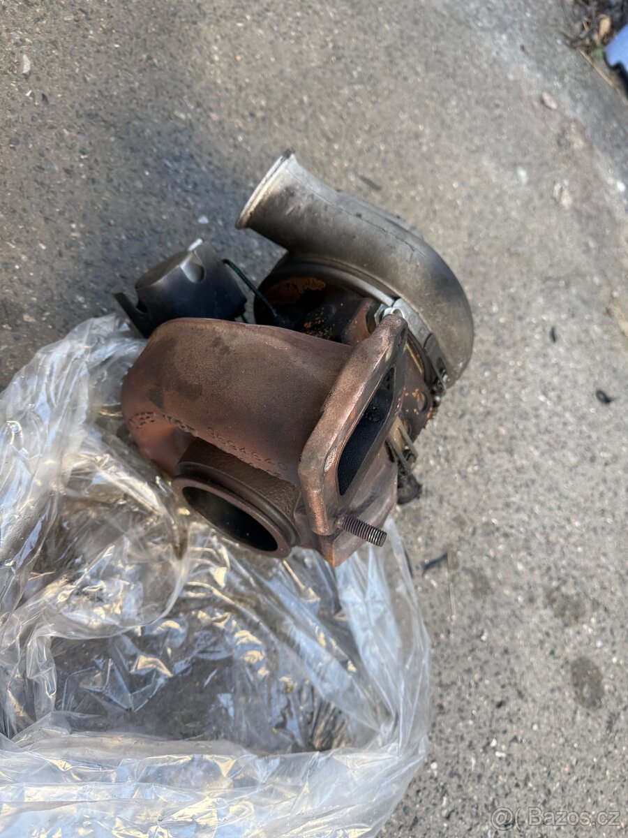 Turbo Crossway E4 a 5, Karosa, repas - 3