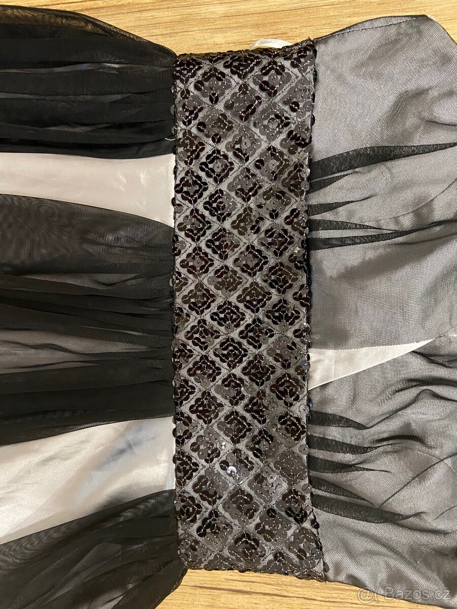 Šaty odhalené záda - 3