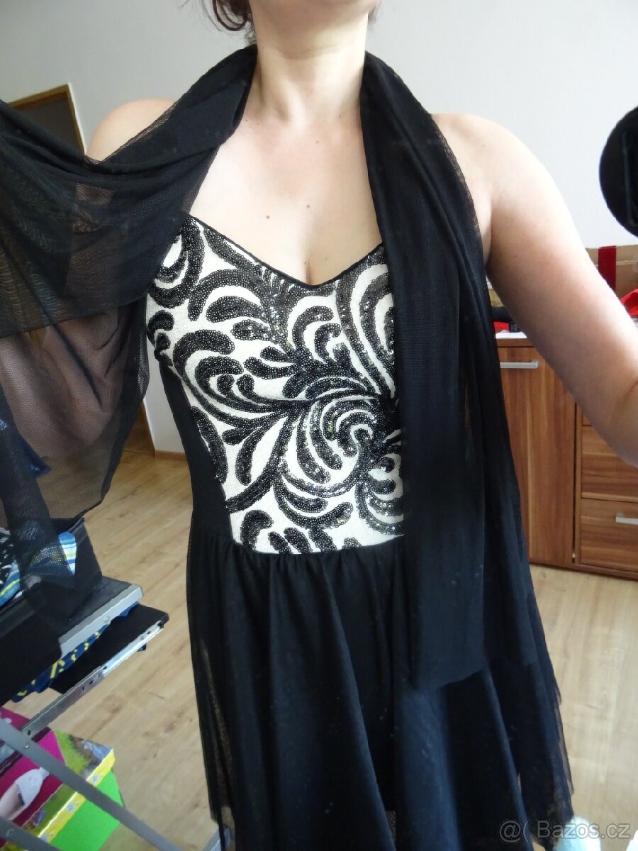 Černé plesové šaty s flitry - 3