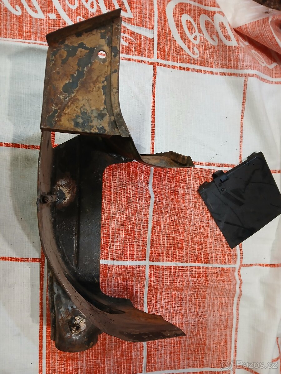 VW KDF 82 Kubelwagen Motorový plech - 3