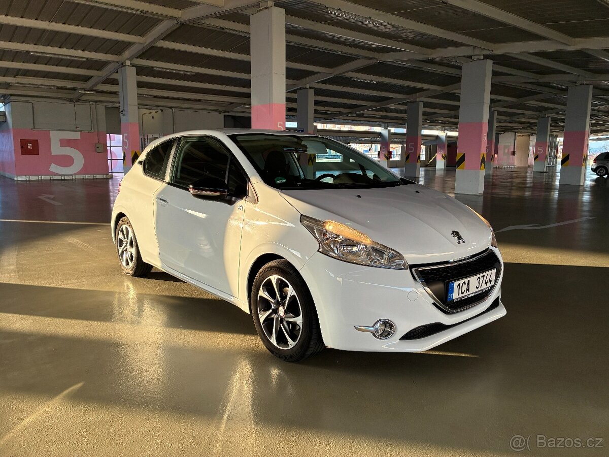 Peugeot 208 - max výbava - 3