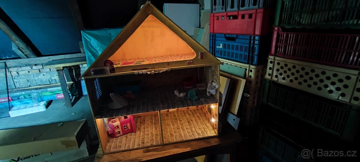 Prodám osvětlený domeček pro panenky - 3