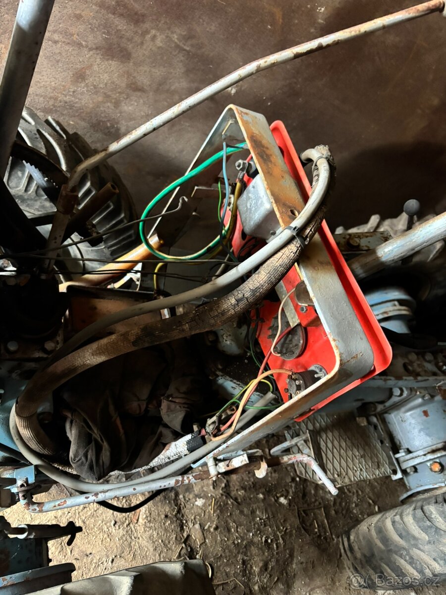 Malotraktory MT8, TZ4K14 kapoty, přístojovky, blatníky - 3