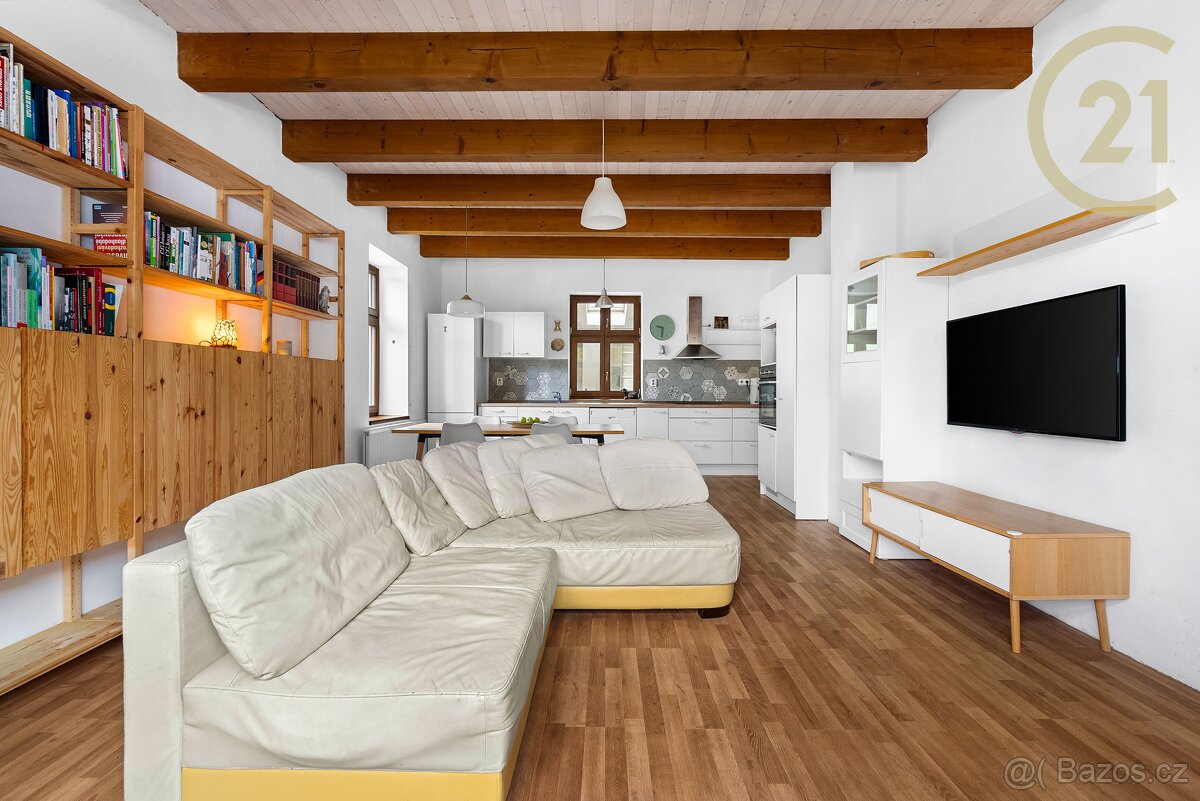 Prodej rodinného domu po rekonstrukci v obci Hlína - 3